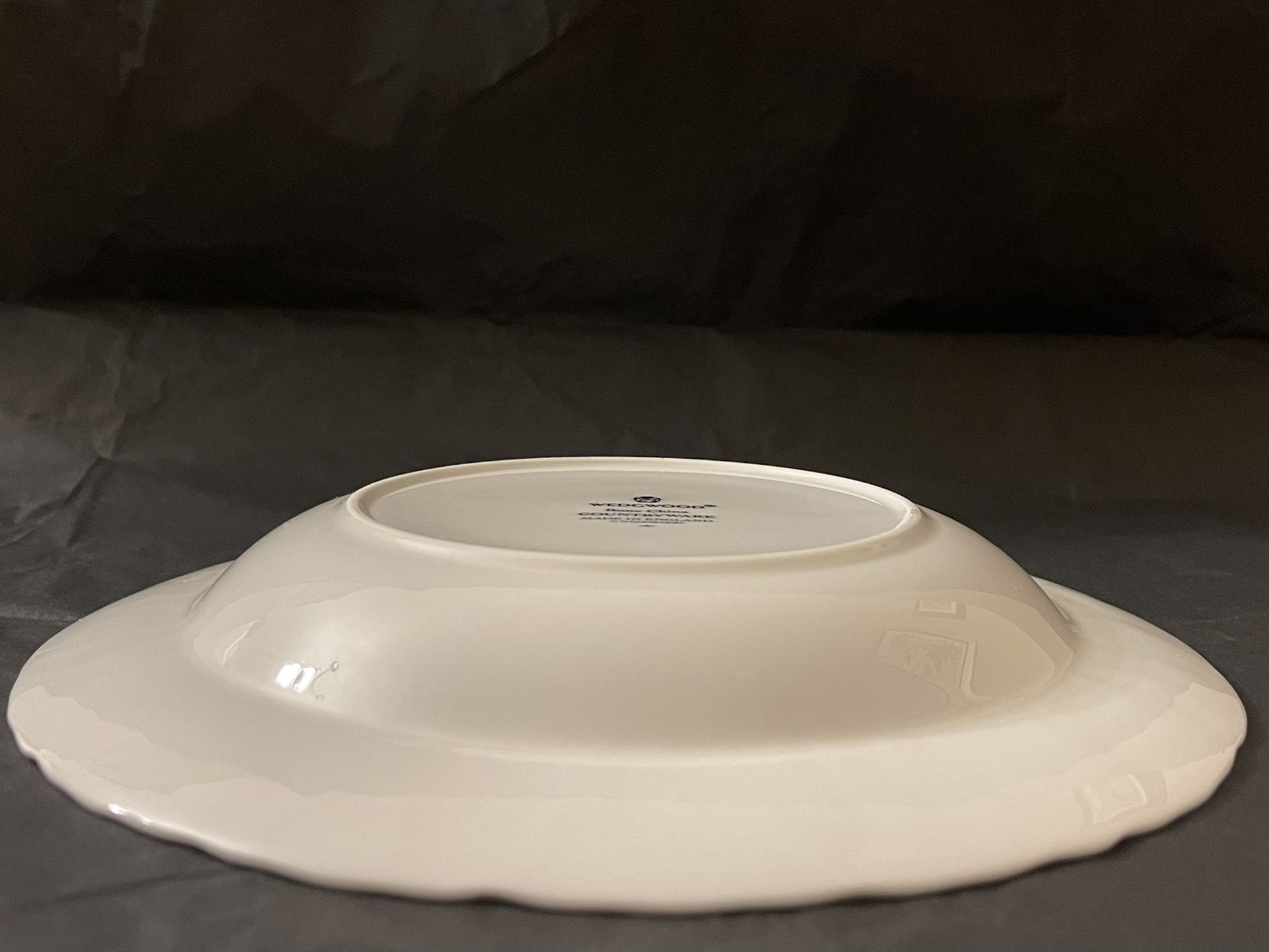 VTG Wedgwood Countryware 8.5” Soup Plates White China Cabbage Leaves