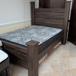  Queen Bedroom Set - Solid Wood Frame & Mattress