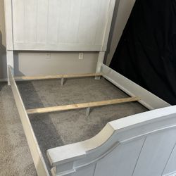 Queen Bedroom Set & TV 