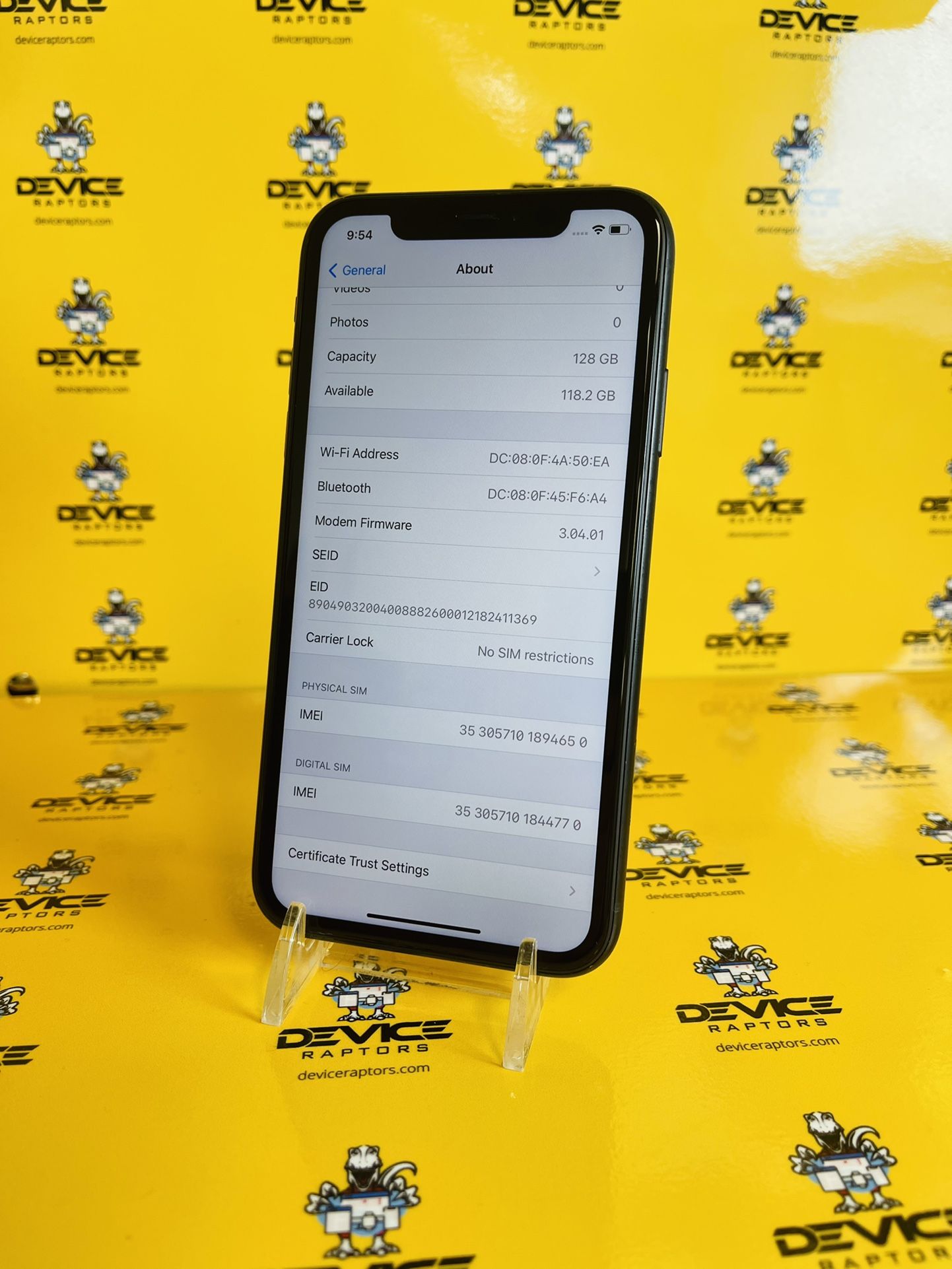 IPhone XR Unlocked/128gb for Sale in Middletown, CT OfferUp