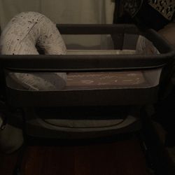 Bassinet Like New!!!