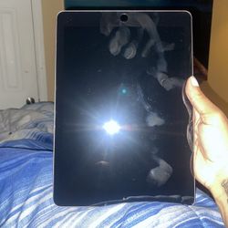 Apple iPad Gen 8 Gray