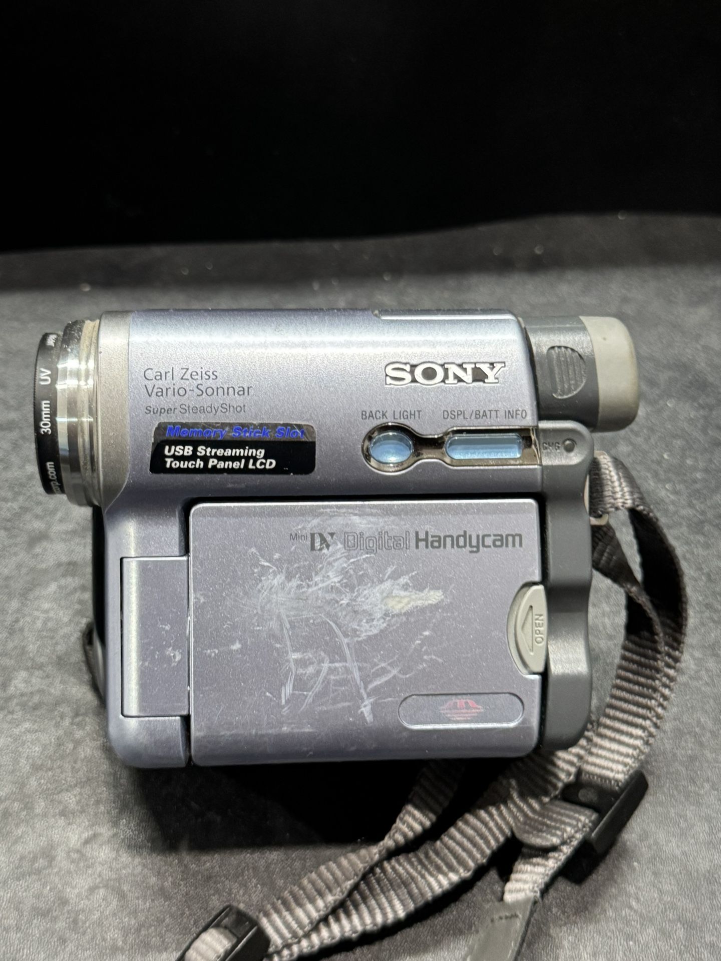 Sony DCR-TRV22 Camcorder Handycam Minidv
