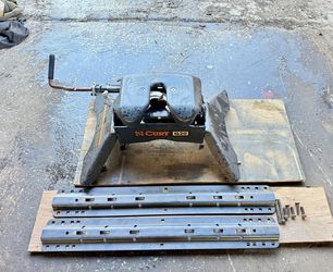 Curt 20k 5th Wheel With Universal Rails 