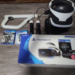 PSVR v2 (HDMI 2.0 pass through for 4k) includes ps5 camera adapter with aim controller, 2 games & stand with charging ports*like new*