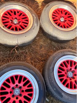Bolt pattern tire