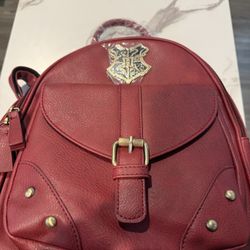 Harry Potter Hogwarts Crest Mini Backpack (Mini Backpack)