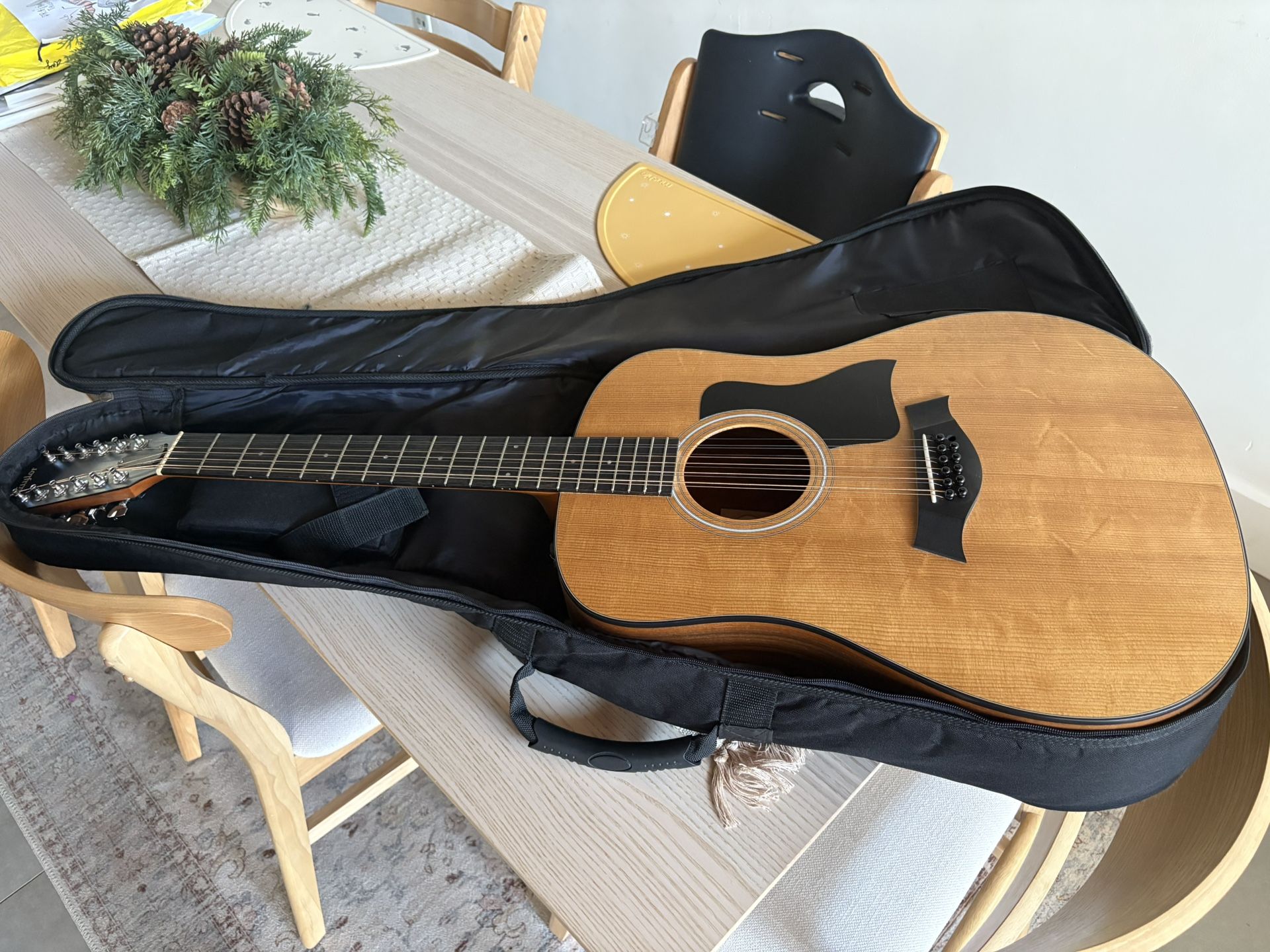 Taylor Guitar 150ce