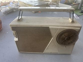 1960s GE Transistor Raido