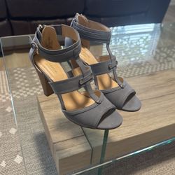 Women’s shoes 8m Size 