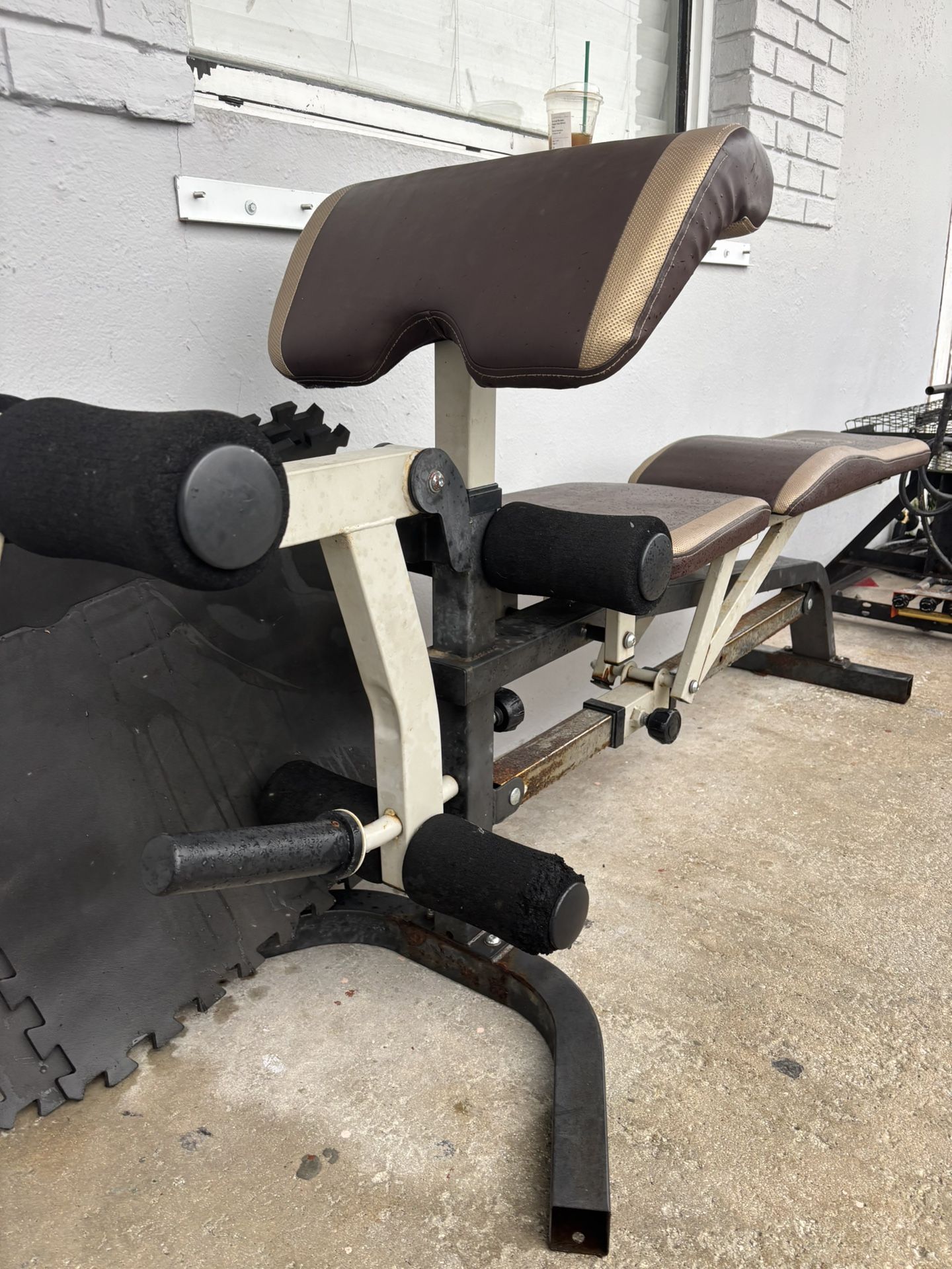 Weight Bench (incline/decline/flat)