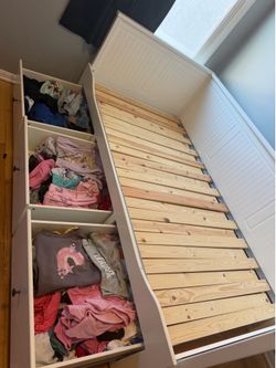 Kids Twin/full bed