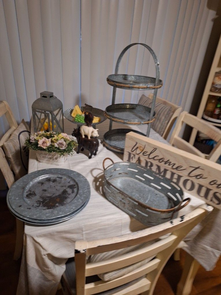 Farmhouse Decor for Sale in Glendale, AZ - OfferUp