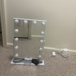 Makeup Vanity Mirror With LED