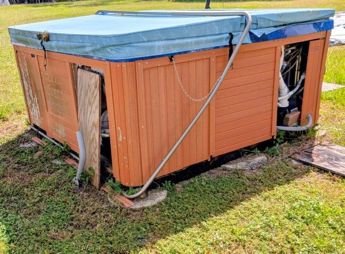 FREE JACUZZI