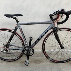 Fuji Roubaix ACR 3.0 Road Bike