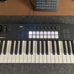 Novation Launchkey 37 Mk4 Midi Keyboard