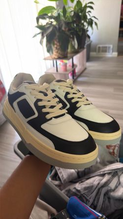 VRTX SHOES SZ 11.5