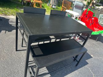 Dining room table