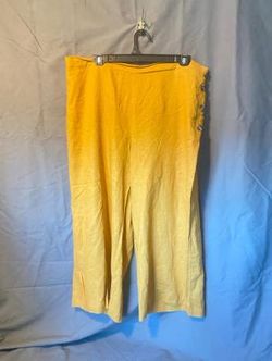 Studio JPR Women's Yellow Gaucho Pants Size Large NWOT