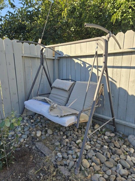 Patio Yard Swing 