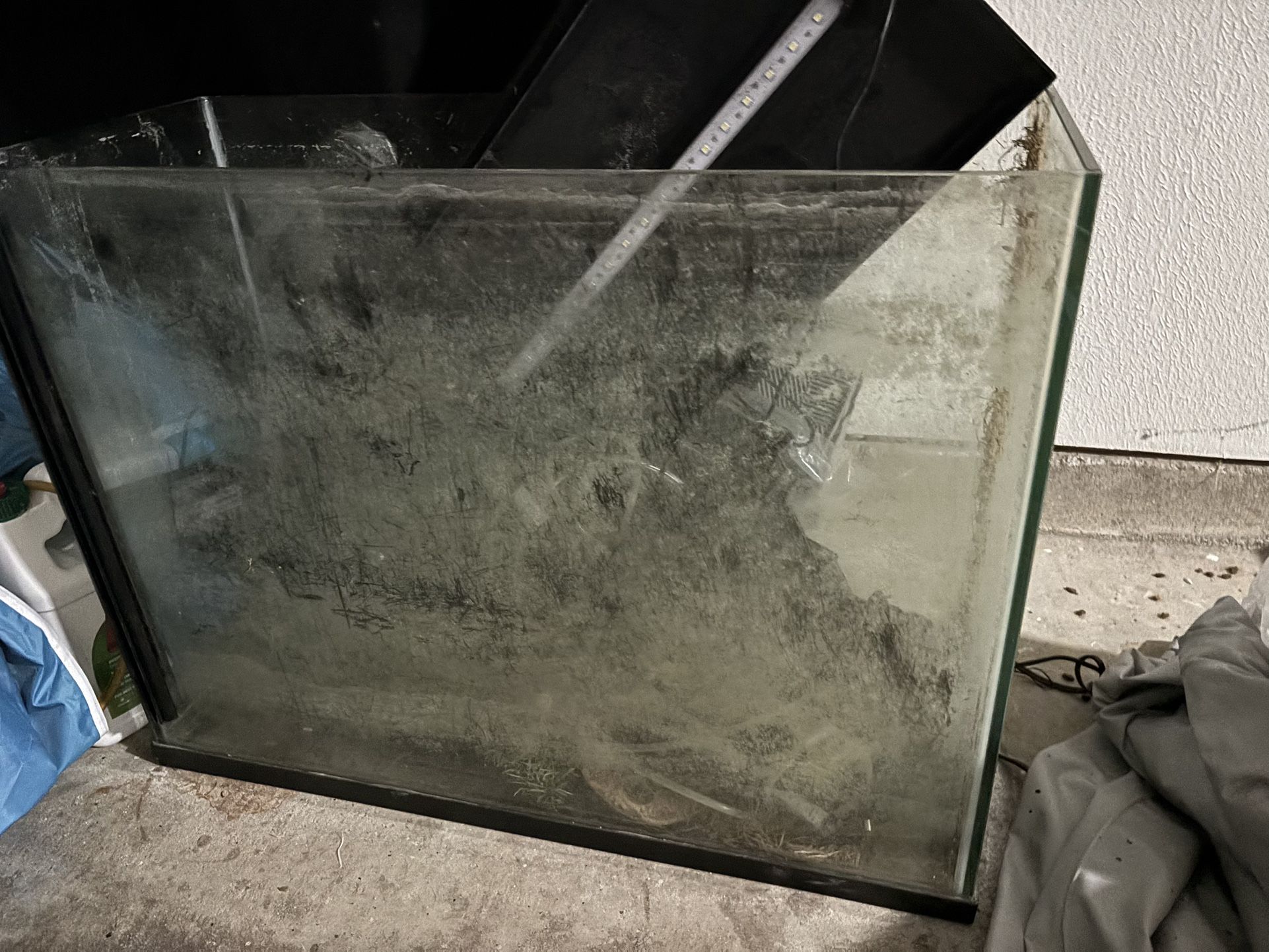 50 Gallon Aquarium With Pump And Light Etc
