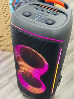 New JBL PartyBox 720 speaker. It has Bluetooth V5.4 connectivity and IPX4 splashproof rating. Speaker has a dynamic light show and up to 15 hours of p
