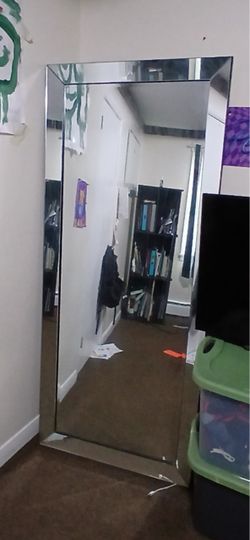 Tall body mirror