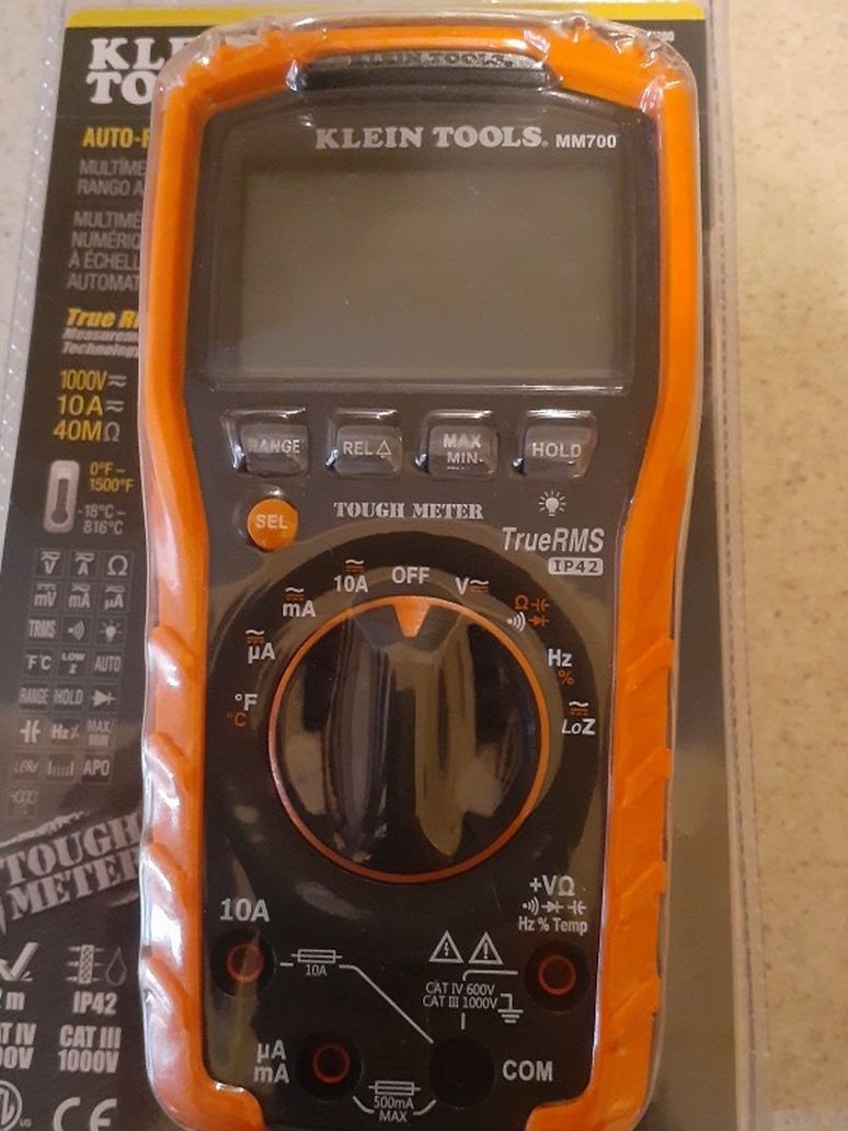 NEW Klein Multimeter MM700