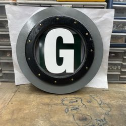 G Porthole Sign