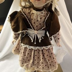 1995 Franklin Mint Coca-Cola Limited 19” Porcelain Doll Blonde Hair Sarah