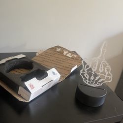 Skeleton Halloween Light Up Hand 