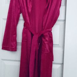Brand New - Pink Fuzzy Robe 