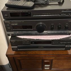 AM/FM stereo tuner and disc music player 