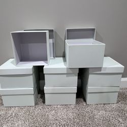 8 - Velvet Gift Boxes With Glitter Lid