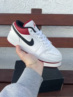 Jordan 1 Low Gym Red Size 5y/6.5W - Read Description 