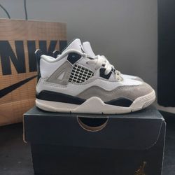 Jordan Retro 4