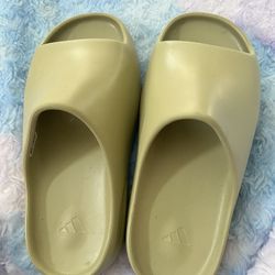 Adidas Yeezy Slide “Resin”