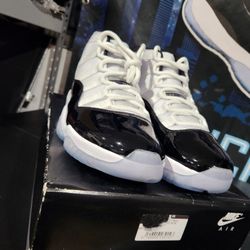 Jordan Concord 11s ( Tried On) Size 10M