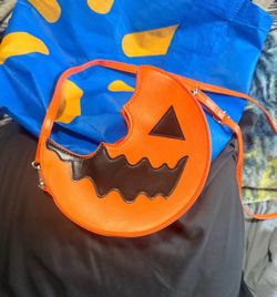 Trick-or-treat movie purse