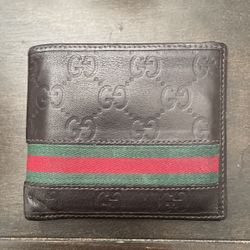 Gucci Bi Fold Wallet 