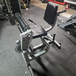 Leg Extension/Leg Curl Combo Machine