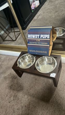Pet feeder