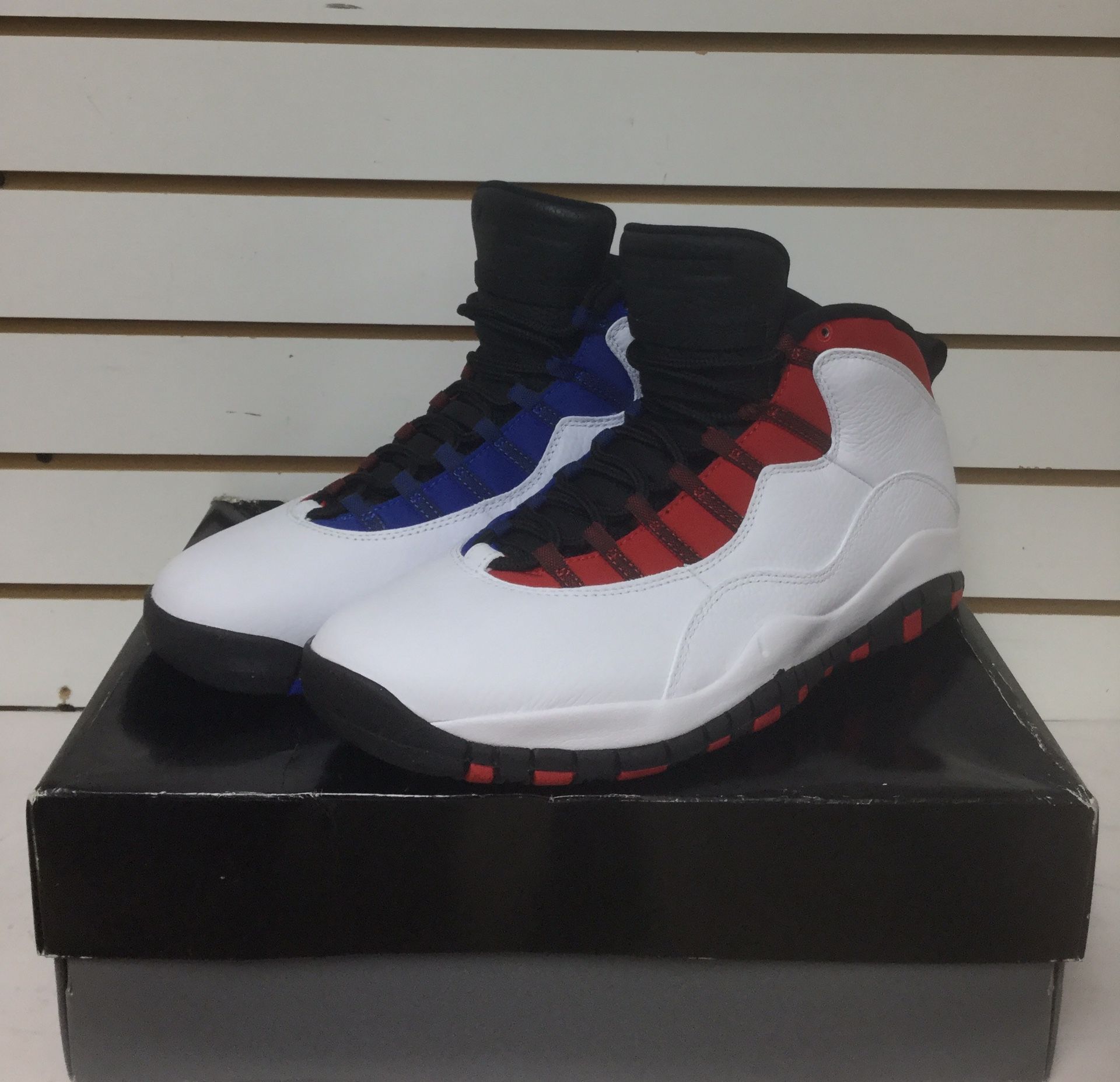 AIR JORDAN 10 RETRO “Class of 2006” LIKE NEW VERY CLEAN 🧼 W/OG BOX SIZE:13