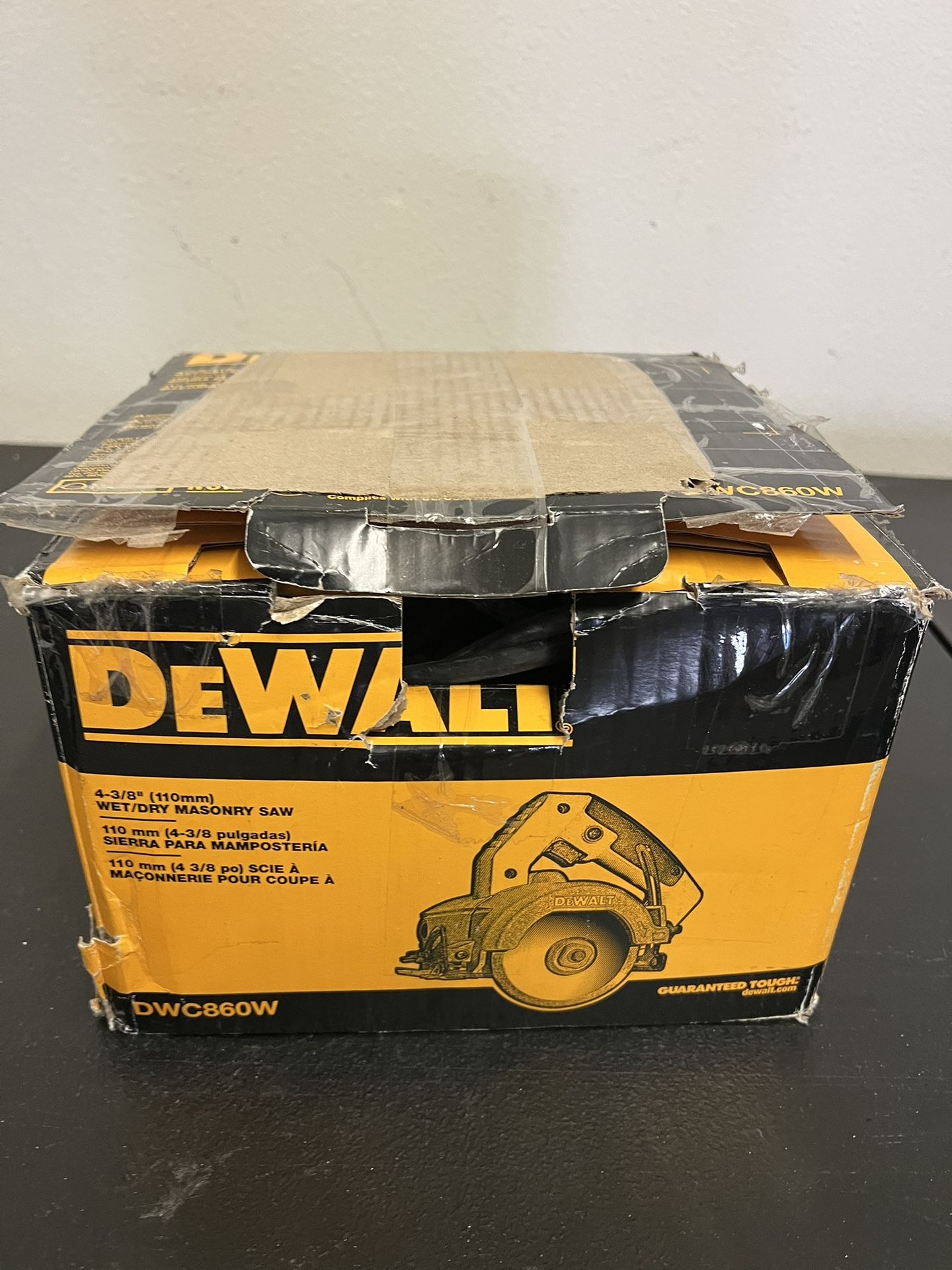 Dewalt Wet And Dry Masonry Saw 4-3/8"(110mm) With Blade Model Dwc860w