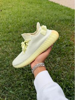 Yeezy 350 V2 “Butter” Size 5.5 Men/7W