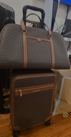 Michael Kors travel set