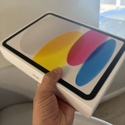 *New* Still Sealed iPad 11 In A16 WiFi + Cellular 