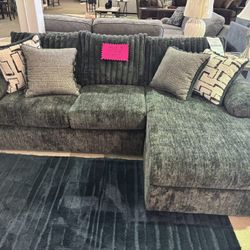 [OM] 🟪 Only $45 initial then take it home 🏡 Brand New Remi 2 Piece Sectional With Chaise 