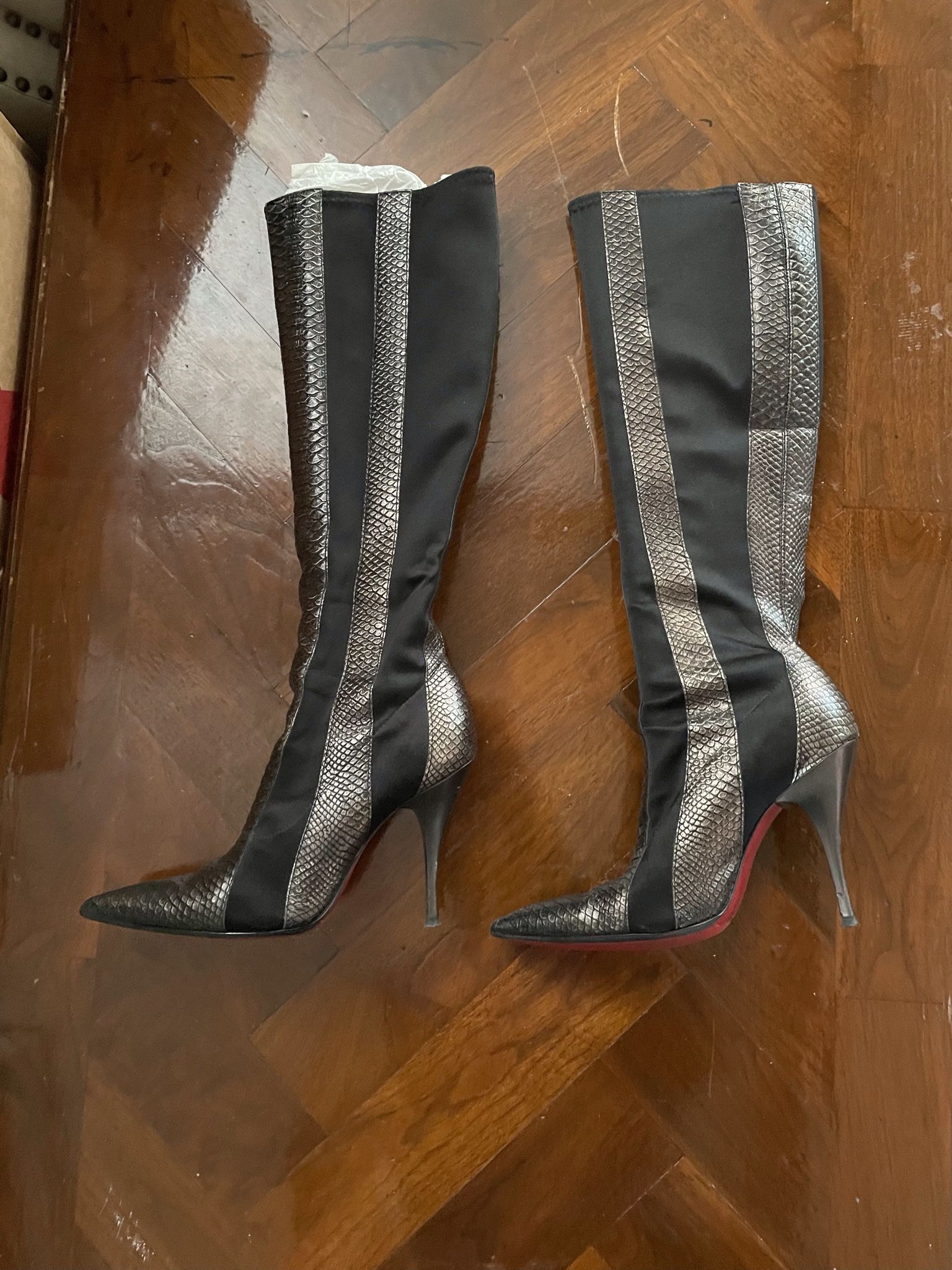 Carlos Santana Knee High Heeled Boots - Women’s size 5.5 - GREAT CONDITION